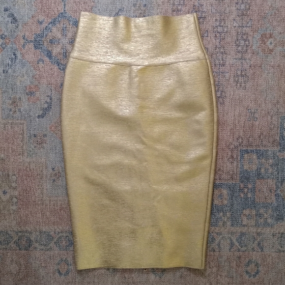 Bella Barnett 2 Piece Gold Bandage Set - Picture 8 of 12